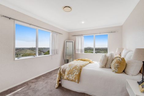 Photo of property in 35 Mccahill Views, Botany Downs, Auckland, 2010