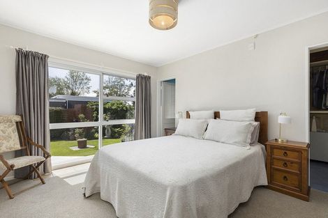 Photo of property in 3 Tirowhanga Road, Paremata, Porirua, 5024