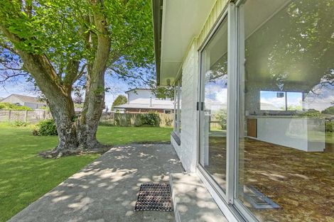 Photo of property in 42 Avonhead Road, Avonhead, Christchurch, 8042