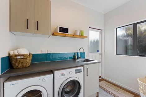Photo of property in 11 Island View Terrace, Waikanae Beach, Waikanae, 5036