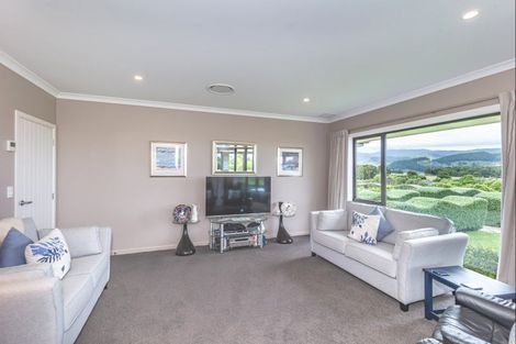 Photo of property in 43 Ohau Terraces, Ohau, Levin, 5570