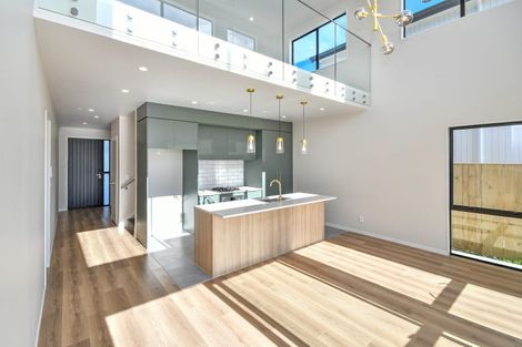 Photo of property in 8 Korowhiti Road, Clarks Beach, 2122