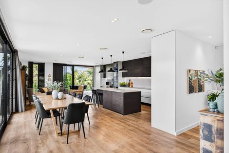 Photo of property in 24 Park Rise, Campbells Bay, Auckland, 0630