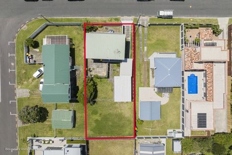Photo of property in 76 Karewa Parade, Papamoa Beach, Papamoa, 3118