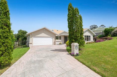 Photo of property in 8 Godwin Court, Unsworth Heights, Auckland, 0632