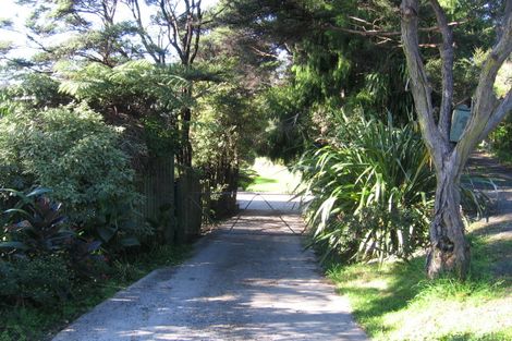 Photo of property in 14 Dorothy Road, Laingholm, Auckland, 0604