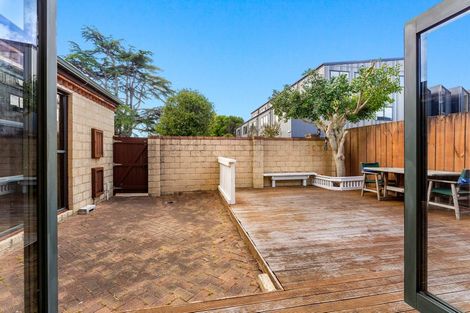 Photo of property in 1/52 Taharoto Road, Takapuna, Auckland, 0622