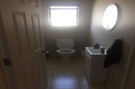 Photo of property in 14 Kaseng Place, East Tamaki Heights, Auckland, 2016