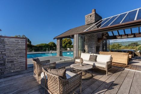 Photo of property in 2 Otaihanga Road, Paraparaumu Beach, Paraparaumu, 5032