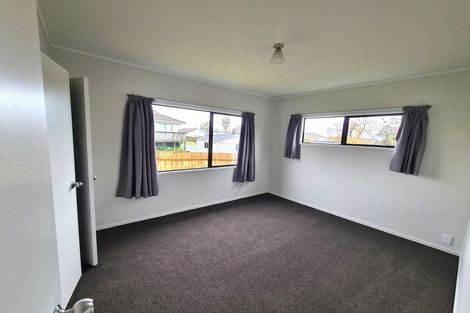 Photo of property in 16 Southview Place, Wattle Downs, Auckland, 2102