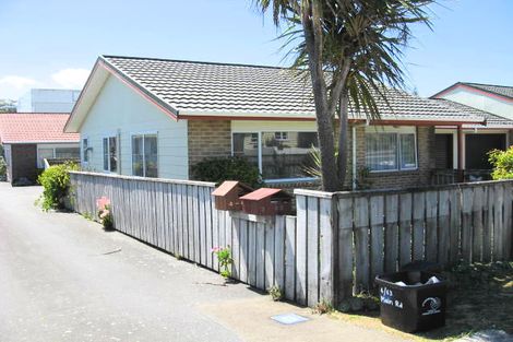 Photo of property in 2/61 Main Road, Titahi Bay, Porirua, 5022