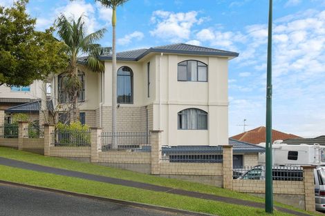 Photo of property in 25 The Enclave, Totara Heights, Auckland, 2105