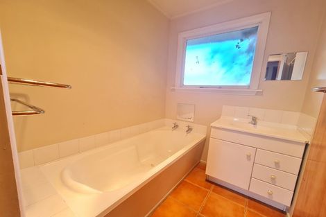 Photo of property in 44 Gould Crescent, Woolston, Christchurch, 8023