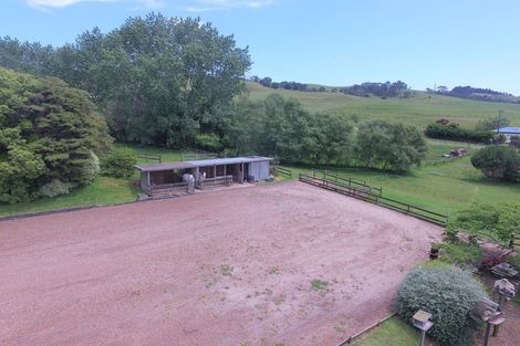 Photo of property in 280 Inland Road, Helensville, 0875
