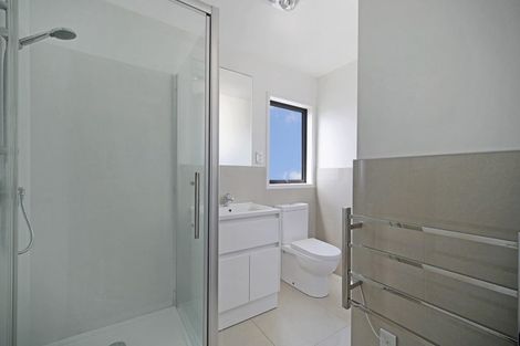 Photo of property in 60 Niu Lane, Te Atatu South, Auckland, 0610