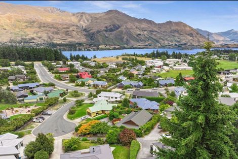 Photo of property in 5 Trevathan Lane, Wanaka, 9305