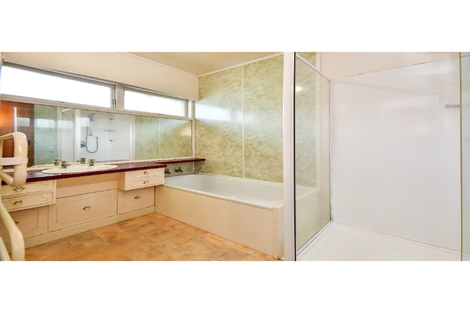 Photo of property in 57 Ray Small Drive, Pahurehure, Papakura, 2113