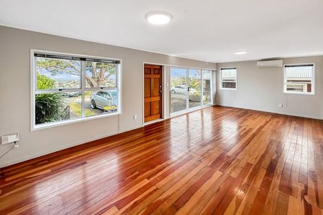 Photo of property in 134 Sunset Road, Unsworth Heights, Auckland, 0632