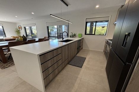 Photo of property in 16 Mutetai Road, Clarks Beach, 2122