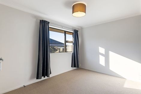 Photo of property in 6 Galea Grove, Kelvin Grove, Palmerston North, 4414