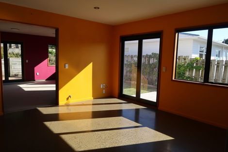 Photo of property in 62a Saint Johns Terrace, Tawa, Wellington, 5028