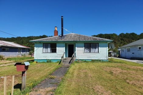Photo of property in 50 Oxford Street, Taylorville, Greymouth, 7805
