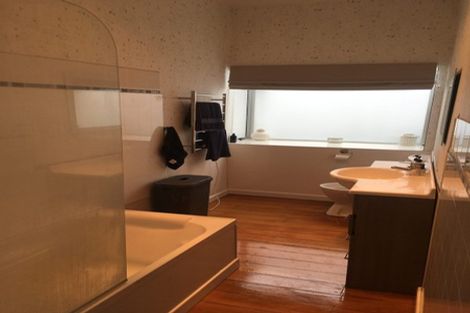 Photo of property in 1 Waiau Street, Torbay, Auckland, 0630