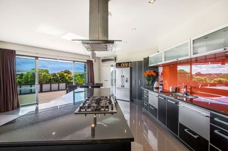 Photo of property in 28 Stranraer Crescent, Wattle Downs, Auckland, 2103