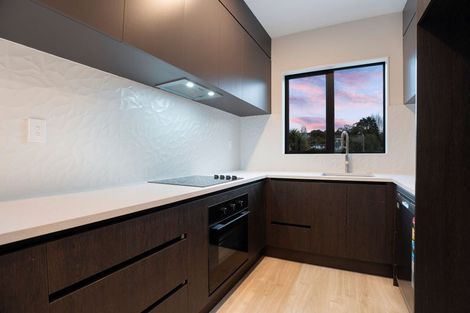 Photo of property in 5a Topliss Drive, Northcross, Auckland, 0632