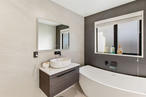 Photo of property in 8 Whitburn Avenue, Halswell, Christchurch, 8025