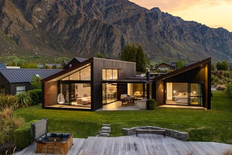 Photo of property in 24 Orford Drive, Jacks Point, Queenstown, 9371