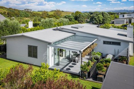 Photo of property in 4 Taumata Road, Omaha, Warkworth, 0986