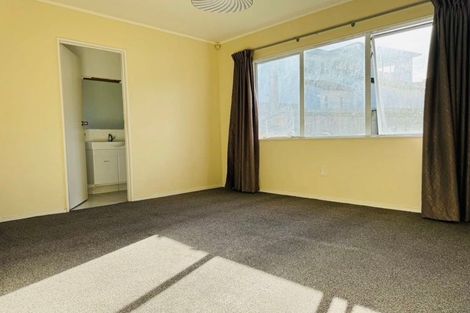 Photo of property in 1/22 Becroft Drive, Forrest Hill, Auckland, 0620