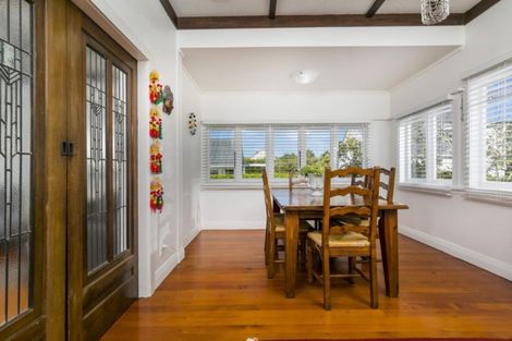 Photo of property in 23 Eversleigh Road, Belmont, Auckland, 0622