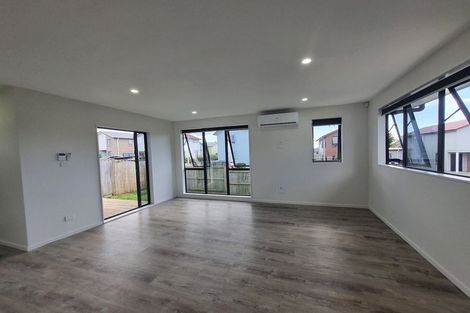 Photo of property in 2 Arnhem Place, Pukekohe, 2120