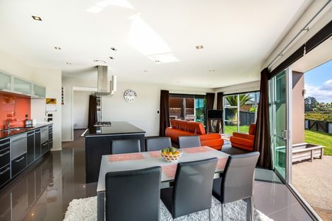 Photo of property in 28 Stranraer Crescent, Wattle Downs, Auckland, 2103