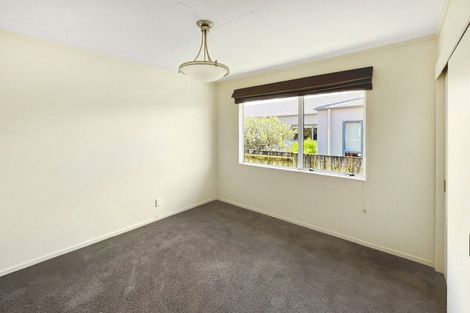 Photo of property in 54 Dalfield Place, Highbury, Palmerston North, 4412