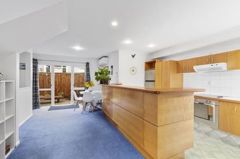 Photo of property in 4/14a Glenmore Street, Thorndon, Wellington, 6011