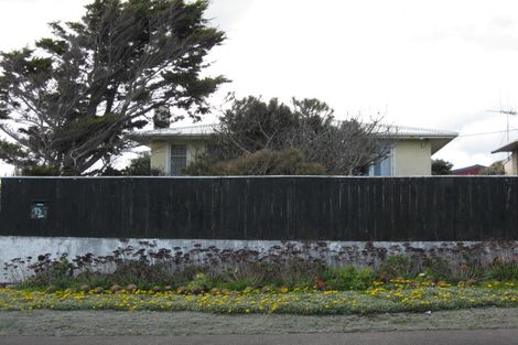 Photo of property in 32 Seafront Road, Castlecliff, Whanganui, 4501