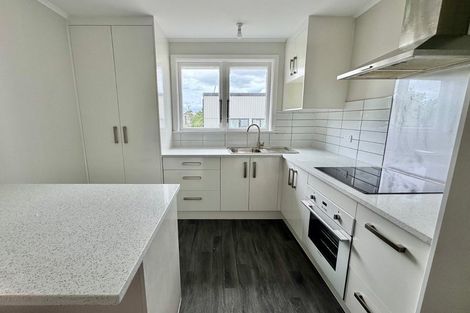 Photo of property in 15 Christmas Road, Manurewa, Auckland, 2102