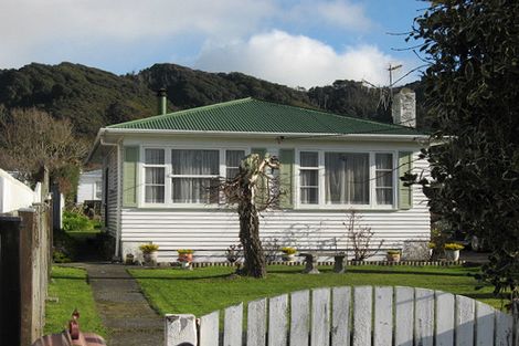 Photo of property in 63 Wainuiomata Road, Wainuiomata, Lower Hutt, 5014