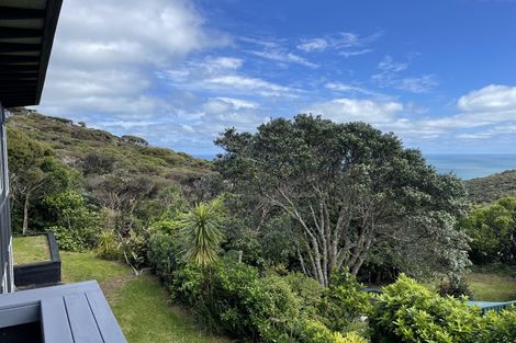 Photo of property in 16 Log Race Road, Piha, New Lynn, 0772
