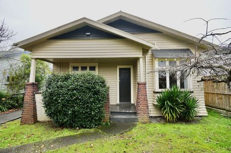 Photo of property in 27 Milverton Avenue, Hokowhitu, Palmerston North, 4410