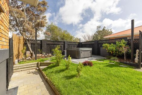 Photo of property in 55 Rhodes Drive, Kelvin Grove, Palmerston North, 4414