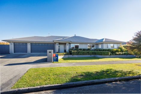 Photo of property in 12 Liberty Grove, Kelvin Grove, Palmerston North, 4414