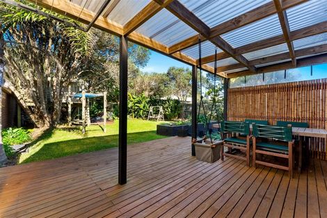 Photo of property in 78 Waitea Road, Muriwai, Waimauku, 0881