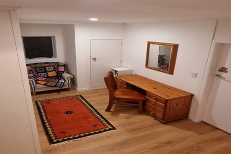 Photo of property in 11 Fenton Terrace, Cockle Bay, Auckland, 2014