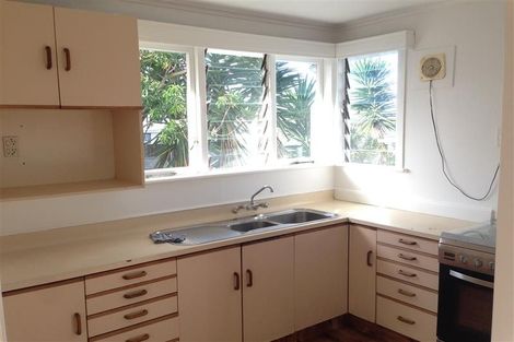 Photo of property in 39 Archibald Road, Kelston, Auckland, 0602