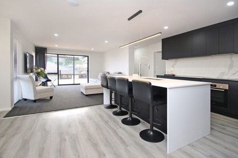 Photo of property in 16 Ballintoy Park Drive, Welcome Bay, Tauranga, 3175