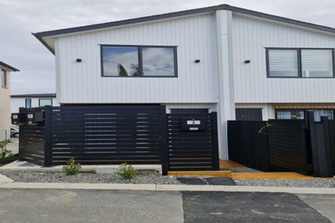 Photo of property in 2/532 Glenfield Road, Glenfield, Auckland, 0629